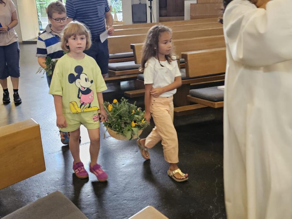 Schuleröffnungsgottesdienst mit Kräutersegnung