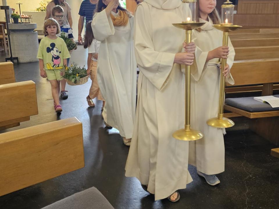 Schuleröffnungsgottesdienst mit Kräutersegnung