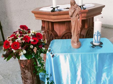 Maiandacht unter Marias Schutzmantel